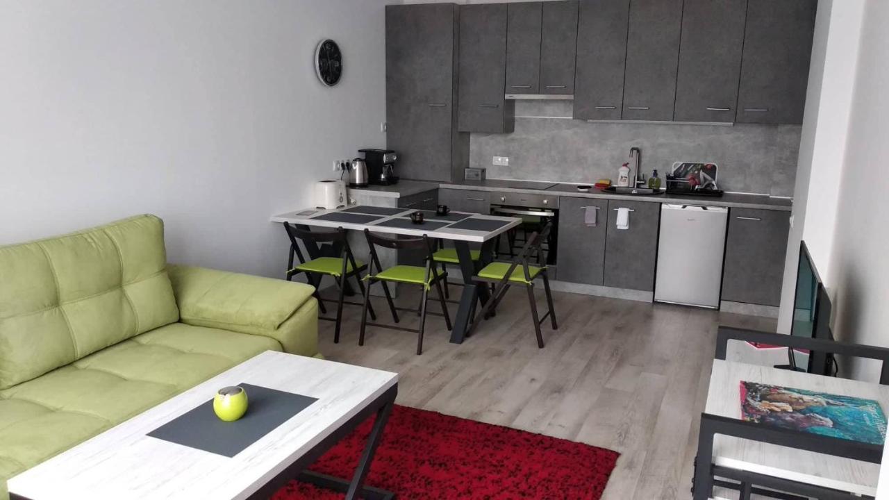 Fly Up Home Apartment Boryspil Zewnętrze zdjęcie